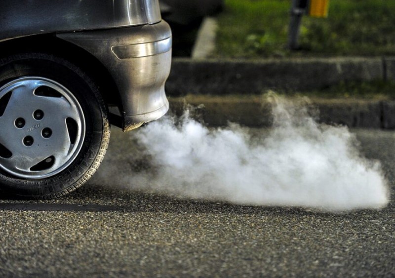 Katalizator za avto zmanjša strupene pline